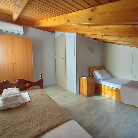 3-bedroom House With Loft In Corfu By μρs